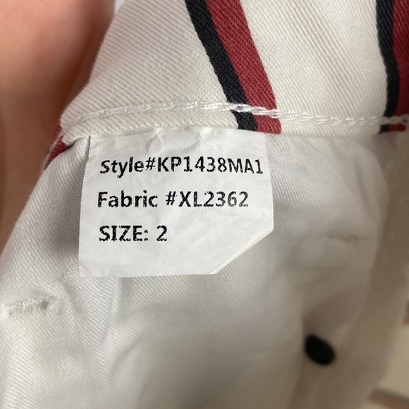 Kut from the Kloth Reese High Rise Ankle Straight Raw Hem Ivory/Right - Size 2 - Picture 14 of 14